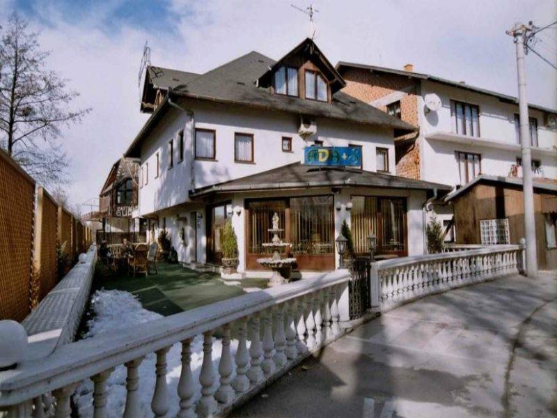 Ada S Hotel Bihać Exteriér fotografie